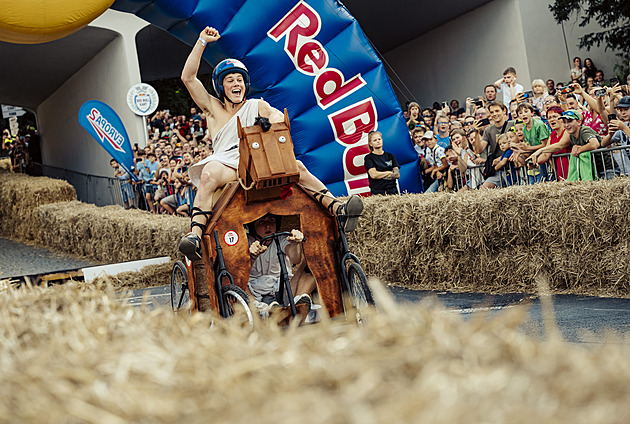 Ať zvítězí ten nejvtipnější! Red Bull Káry nebyly jen o rychlosti