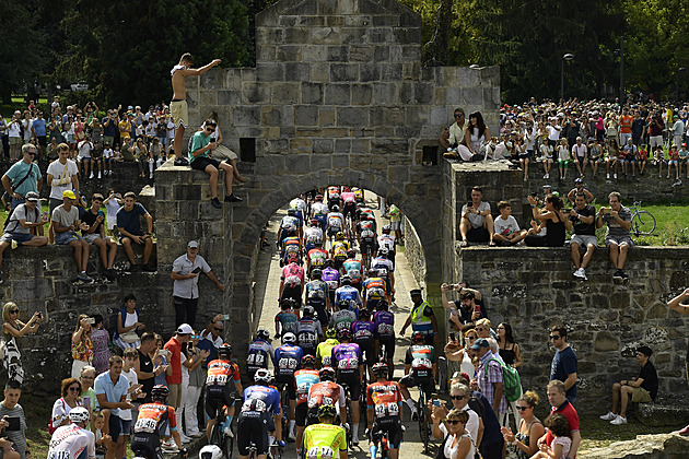 ONLINE: Rovina a strmý výšlap na závěr. Vuelta vstupuje do třetího týdne