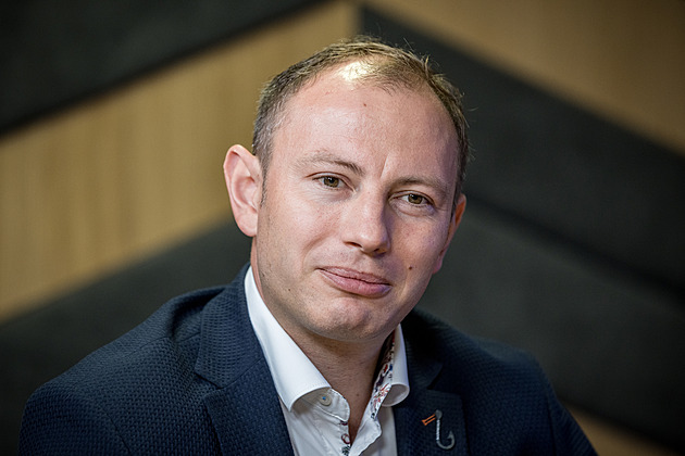 Turek a Rajchl dělají ostudu, tvrdí Zdechovský. V Bruselu obavy nemají, řekl Knotek