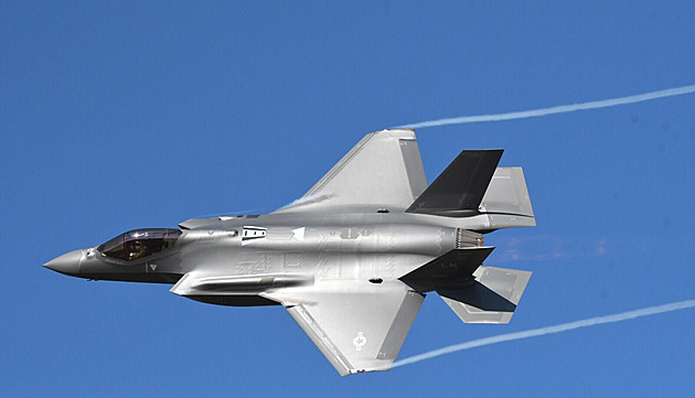 Vláda schválila nákup 24 amerických stíhaček F-35. Bude to stát 150 miliard