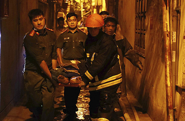 Požár domu ve Vietnamu si vyžádal nejméně 56 obětí, další jsou zranění