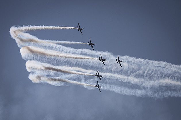 OBRAZEM: Exploze, střelba, burácení a davy. To nejlepší ze Dnů NATO