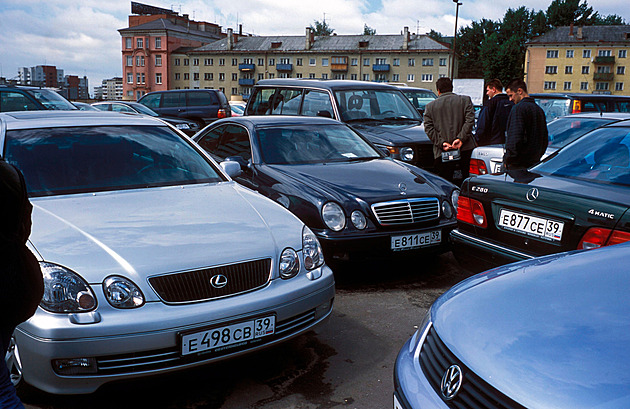 Polsko od neděle zakáže vjezd ruským autům, přidává se k Pobaltí a Finsku