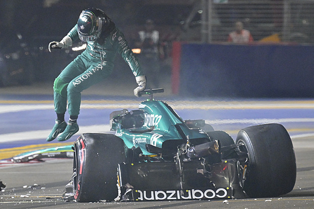 Stroll rozbil v kvalifikaci svou formuli o bariéru, Velkou cenu Singapuru vynechá