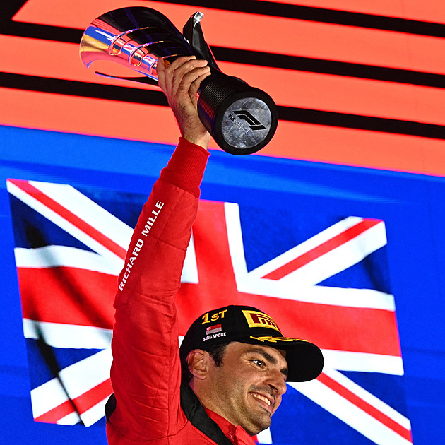 Taktický triumf mistra Sainze. Svého soupeře využil jako obránce