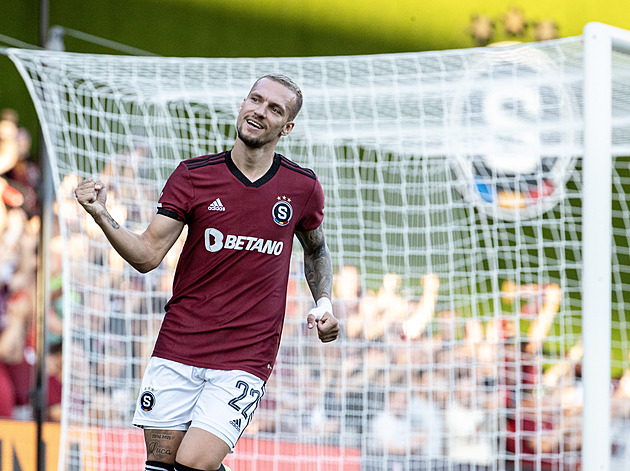 Sparta - Slovácko 5:0, tři góly už do půle, hvězdou Birmančevič