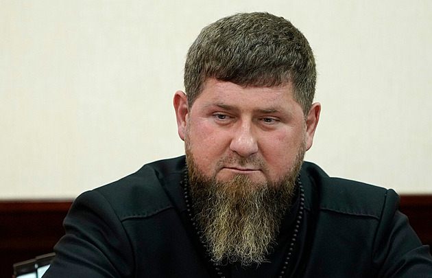 Osobního lékaře nařkl z otravy a pohřbil zaživa, viní čečenského vůdce Kadyrova