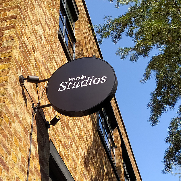 Jako před covidem. Londýnské představení Spider-Mana 2 bylo velkolepé