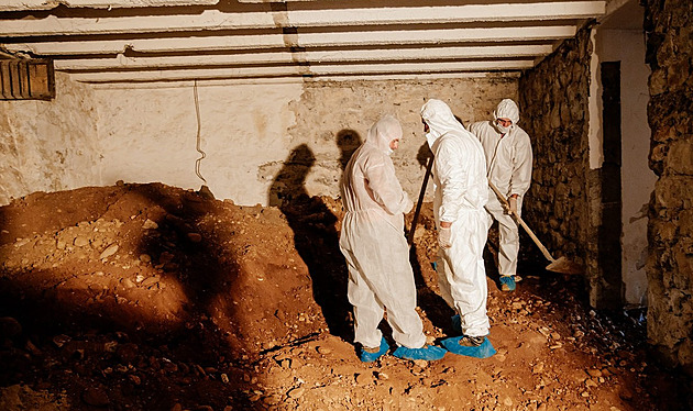 V Černé hoře někdo vykopal tunel k soudu. Šel po spisech, drogách a zbraních