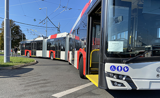 Plzeňská Škoda představila první trolejbus pro Prahu, měří téměř 25 metrů