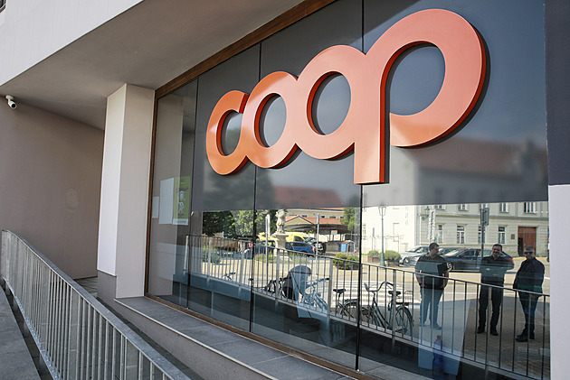 COOP otevře padesát nových automatizovaných obchodů, pomohou obce i banka