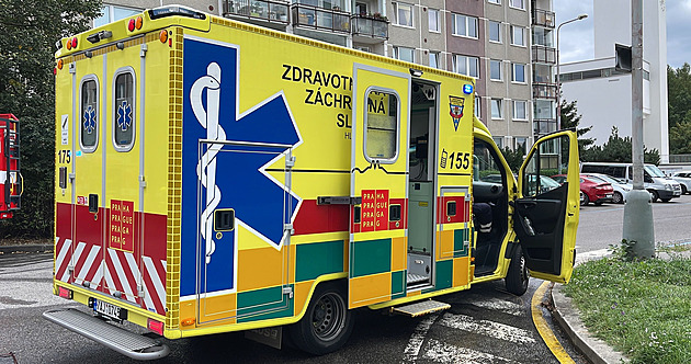 V Praze 6 srazilo auto chodkyni, ta zraněním podlehla