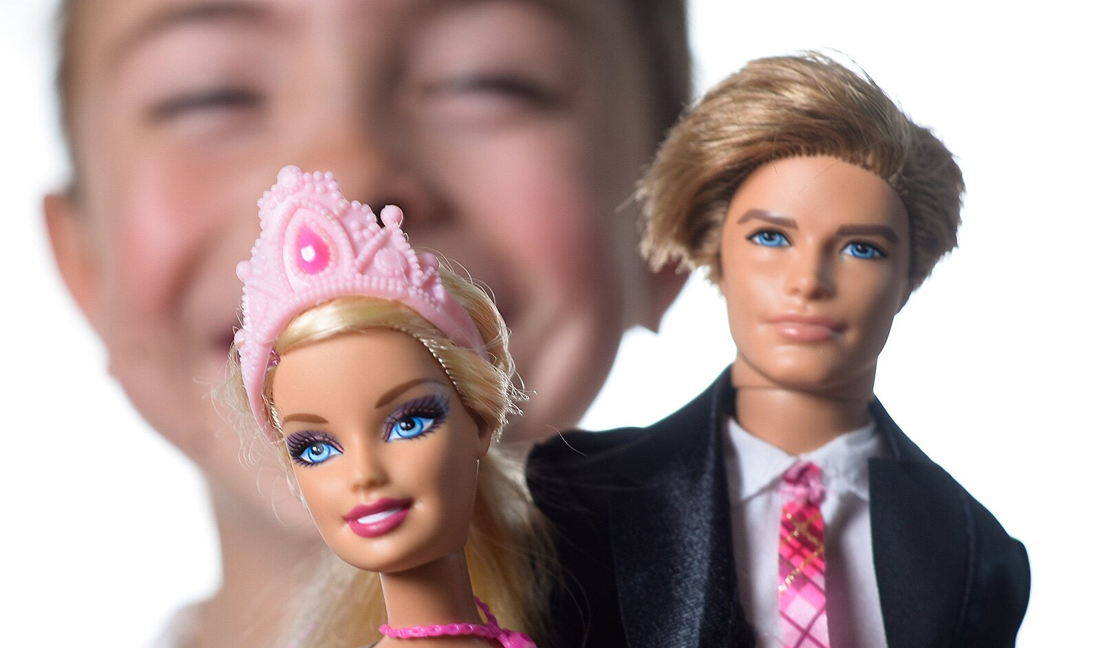 Firmě Mattel známé pro panenku Barbie klesají akcie, zájem o ni má větší americký konglomerát