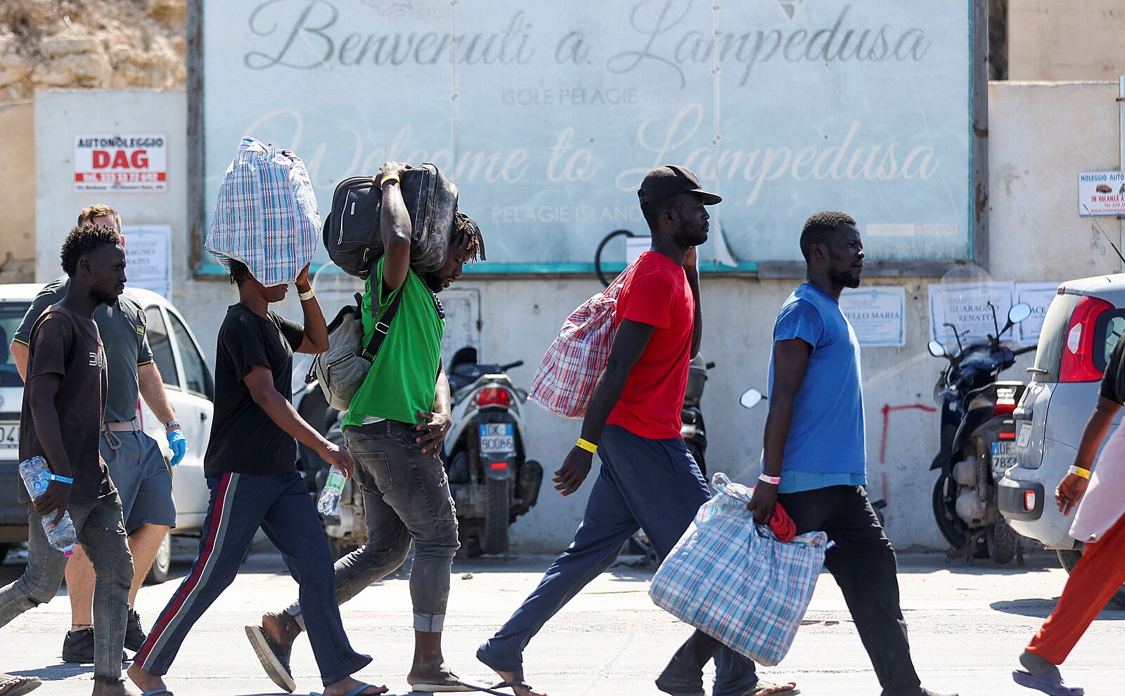 Italští lékaři padělali zdravotní certifikáty pro migranty, chránili je před deportací