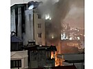 Kou stoupá z hoící budovy v Hanoji ve Vietnamu. Úady uvedly, e zahynulo...