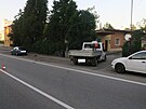 Cyklista narazil do zadn� ��sti n�kladn�ho vozidla parkuj�c�ho p�i prav� stran�...
