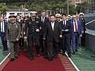 Severokorejský vdce Kim ong-un v doprovodu ruského ministra obrany Sergeje...