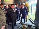 Severokorejský vdce Kim ong-un na návtv výstavy vojenské techniky,...