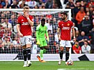 Zklamaní hrái Manchesteru United poté, co inkasovali gól v zápase s Brightonem.