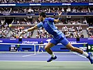 Novak Djokovi vrací úder Daniila Medvedva ve finále US Open.