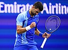 Novak Djokovi slaví vyhranou výmnu proti Daniilu Medvedvovi ve finále US...