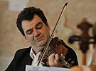 panlský houslista Eduard Garcia Salas u tvrtým rokem stojí v ele Spolku...