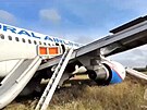 Letadlo ruské spolenosti Ural Airlines nouzov pistálo v Novosibirské...