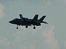 Dny NATO zakonila ukázka schopností letounu F-35B
