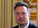 Elon Musk ped setkání s francouzským prezidentem Emmanuelem Macronem v Paíi...