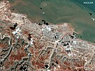 Satelitní snímek po záplavách v libyjském mst Darná (13. záí 2023)