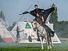 Vystoupení Královny ohn. Jezdkyn, která sedlala bílého hebce Last Unicorn,...