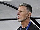 eský trenér Jaroslav ilhavý sleduje pípravný zápas proti Maarsku.