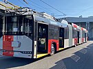 Plze�sk� �koda Group p�edstavila prvn� z dvaceti t���l�nkov�ch trolejbus�,...