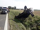 Nehoda t�� aut na Plze�sku. Vin�k od auta, po kter�m policist� p�trali, utekl.