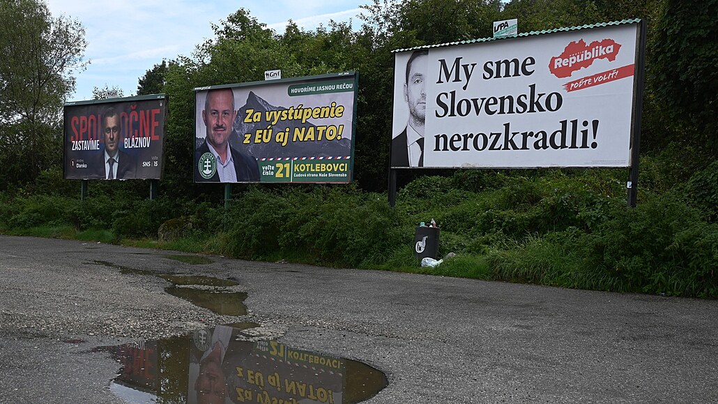 Billboardy na předčasné parlamentní volby  na Slovensku. (29. srpna 2023)