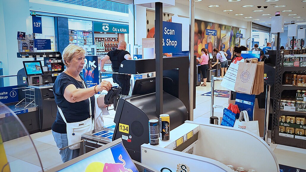 Supermarket Tesco v libereckém obchodním centru Forum navý�il po�et moderních...