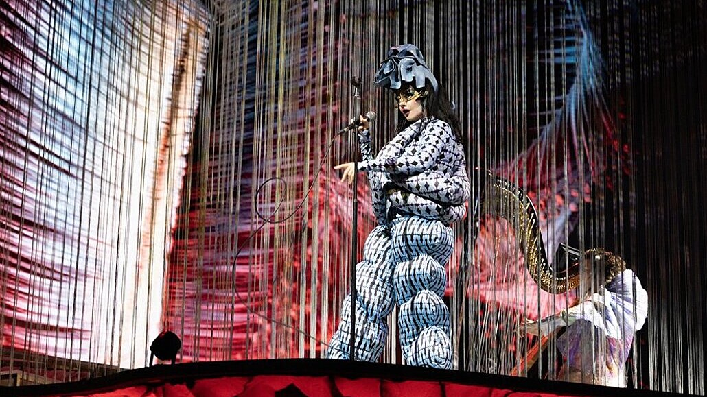 Snímek z pedstavení Cornucopia od Björk