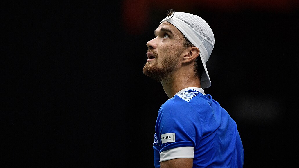 Tomá� Machá� b�hem zápasu Davis Cupu proti Koreji.
