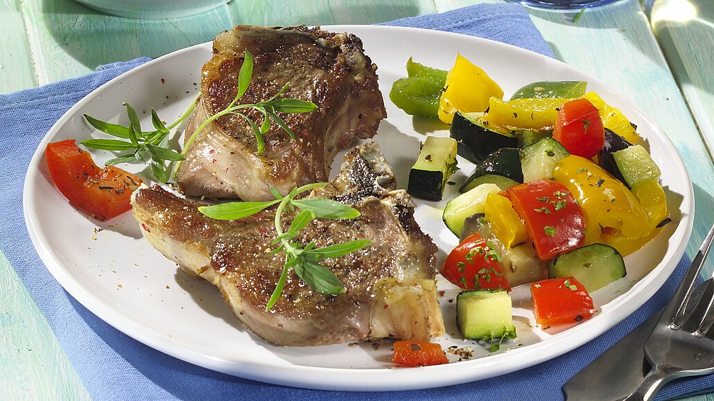 Jehní kotlety se zeleninou