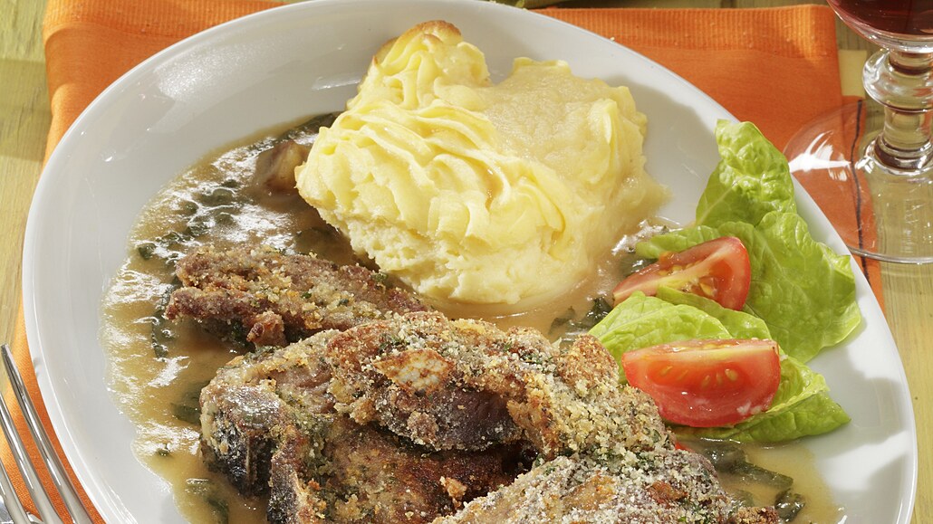 Jehní kotlety s mátovou omákou