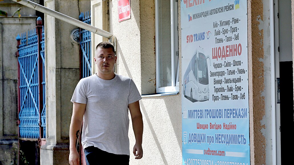 Vznik ob�ích sklad� a továren na Tachovsku p�ivedl do okresu tisíce...