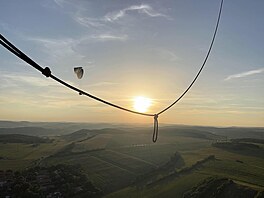 Hromadný start balon pilákal i motorový paraglide.