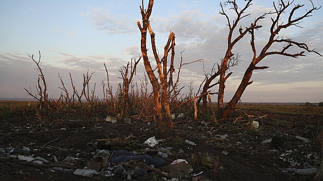 Vlkou zdecimovan krajina u Andrijivky nedaleko Bachmutu (16. z 2023)