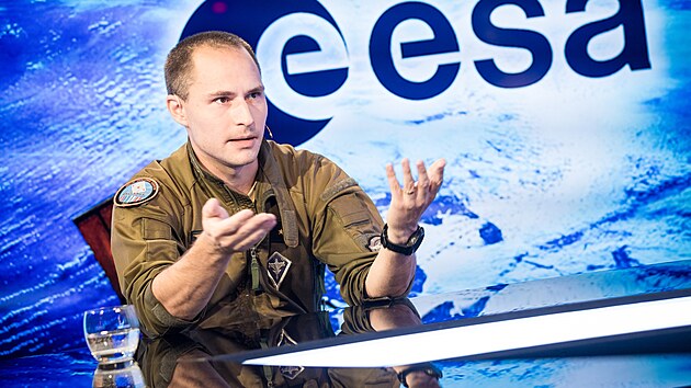 Hostem poadu Rozstel je Ale Svoboda, sthac pilot a budouc esk astronaut.