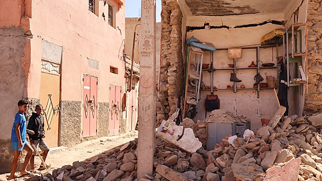 Dti pobl sutin budovy pokozen pi zemtesen v Amizmizu (10. z 2023)