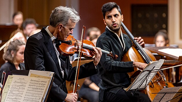 Houslista Gil Shaham a cellista Kian Soltani vystoupili na Dvokov Praze s Izraelskou filharmoni.