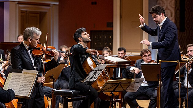 Houslista Gil Shaham a cellista Kian Soltani vystoupili na Dvokov Praze s Izraelskou filharmoni, kterou dirigoval Lahav Shani.