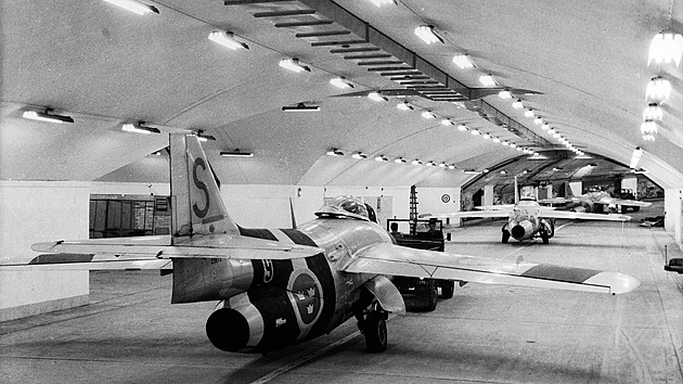 Podzemn hangr na leteck zkladn Sve, letouny Saab 29 Tunnan