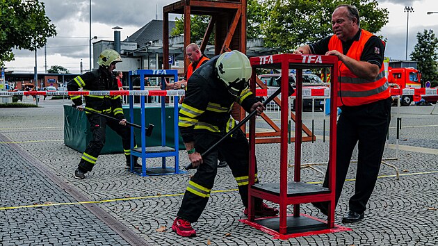 Hbitost, slu a rychlost eskch profesionlnch hasi provila nejtvrd hasisk sout, kter se konala ve tvrtek 14. z v Olomouci.