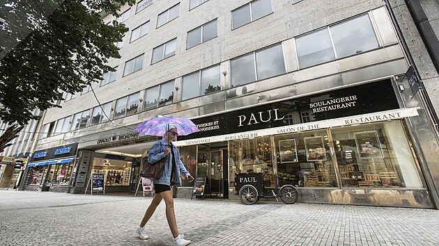 Palc Broadway Do budovy v ulici Na Pkopech si mete pod zajt na muzikly. Stt se ji pokouel prodat v drab u nkolikrt. Dv tam dokonce sdlila i redakce MF DNES.